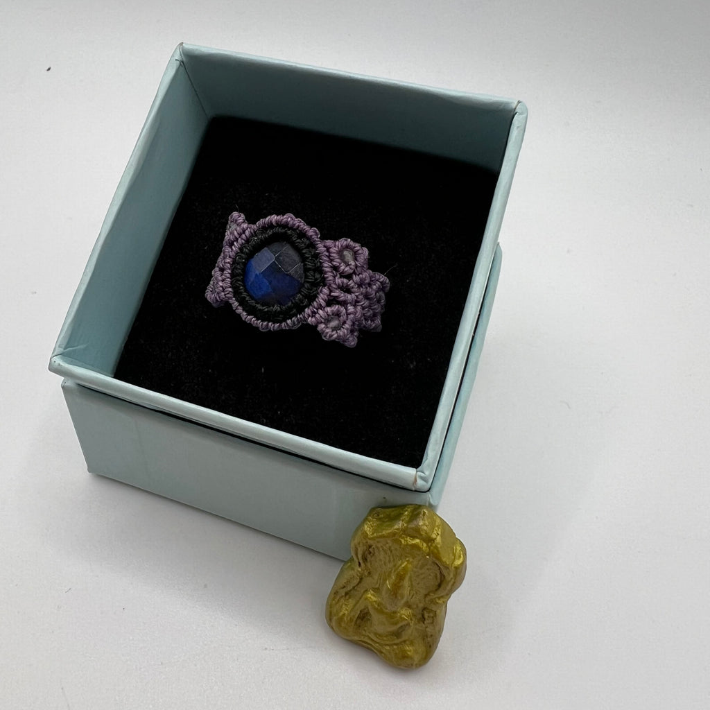 Anillo Labradorita Micro-Macramé
