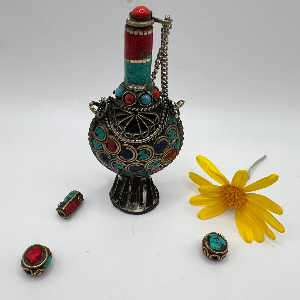 Perfumero Tibetano Mediano — Plata Tibetana con Incrustaciones