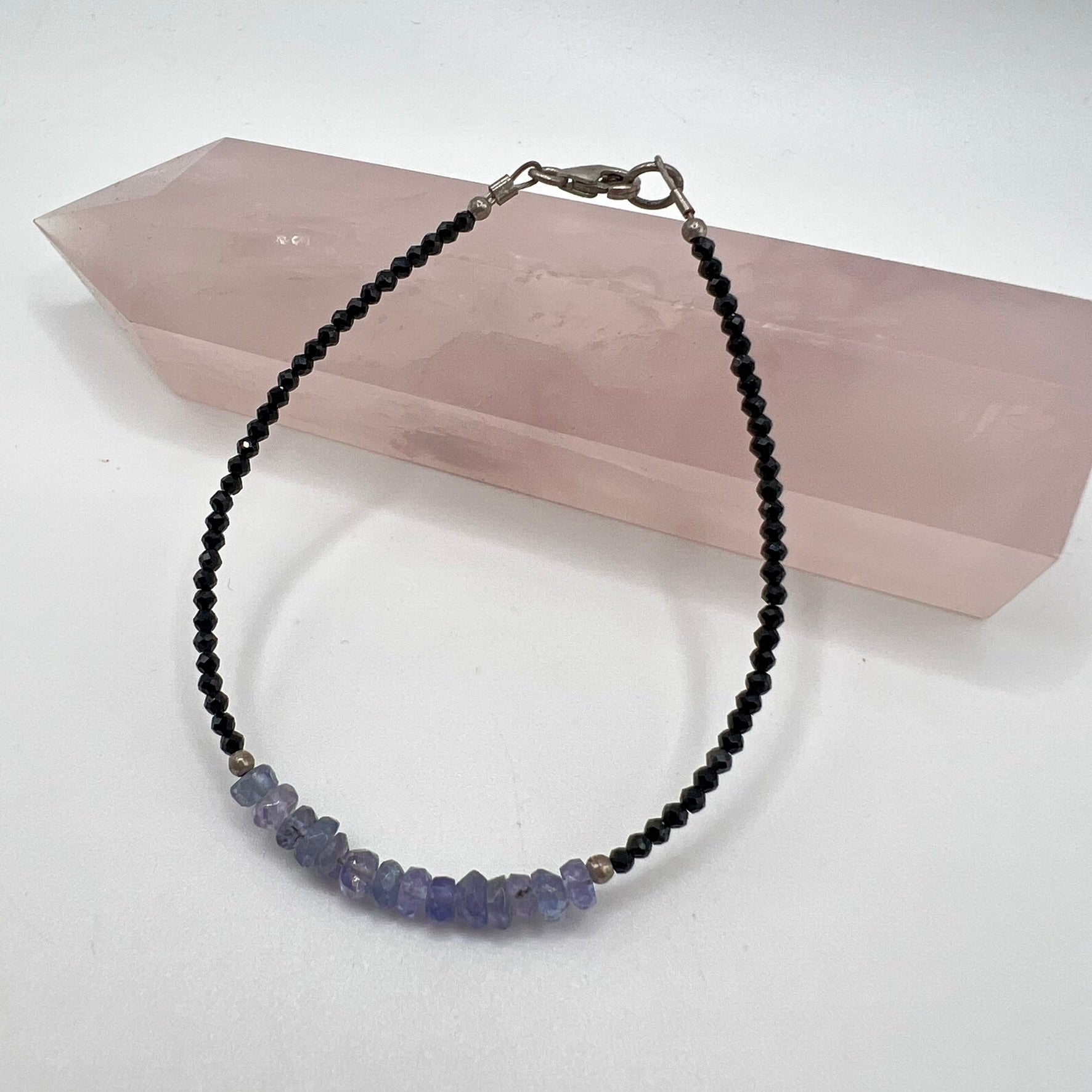 Pulsera Tanzanita y Espinela Negra