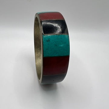 Pulsera Rígida Original de Nepal · Latón, Turquesa, Coral & Ónix Negro