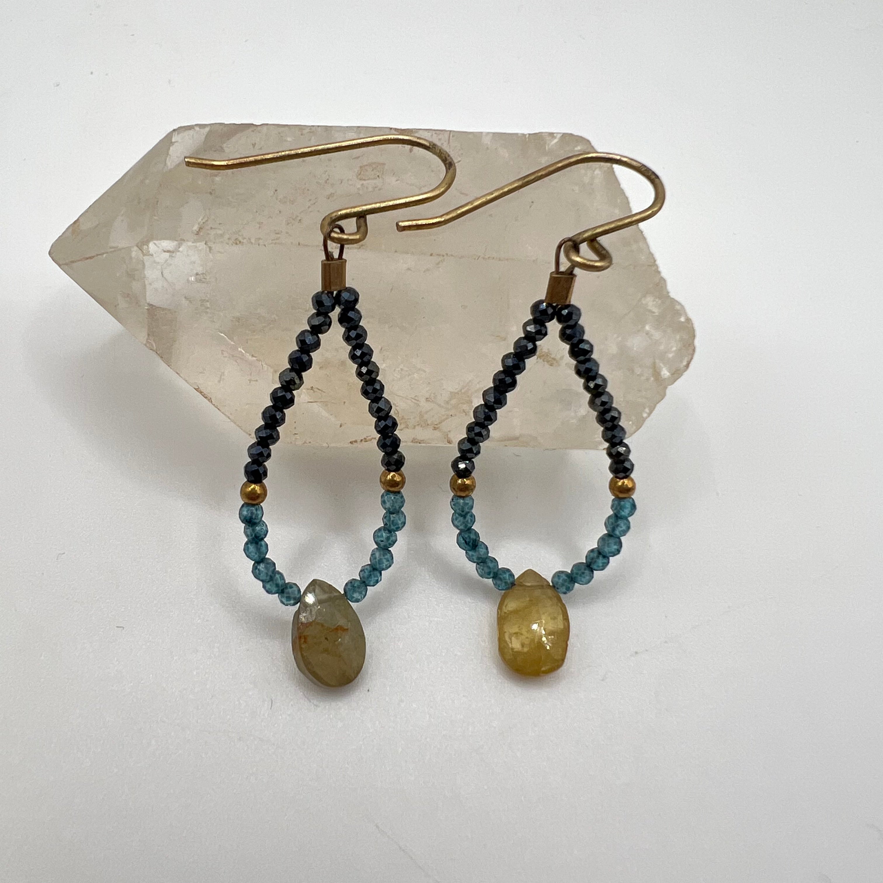 Pendientes Gota Turmalina Amarilla, Topacio Azul y Espinela Negra