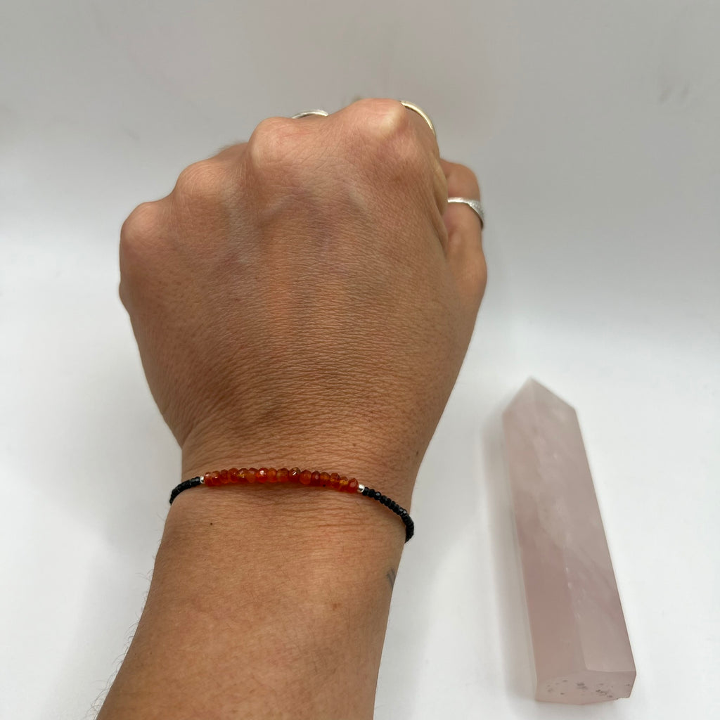 Pulsera Cornalina y Espinela Negra