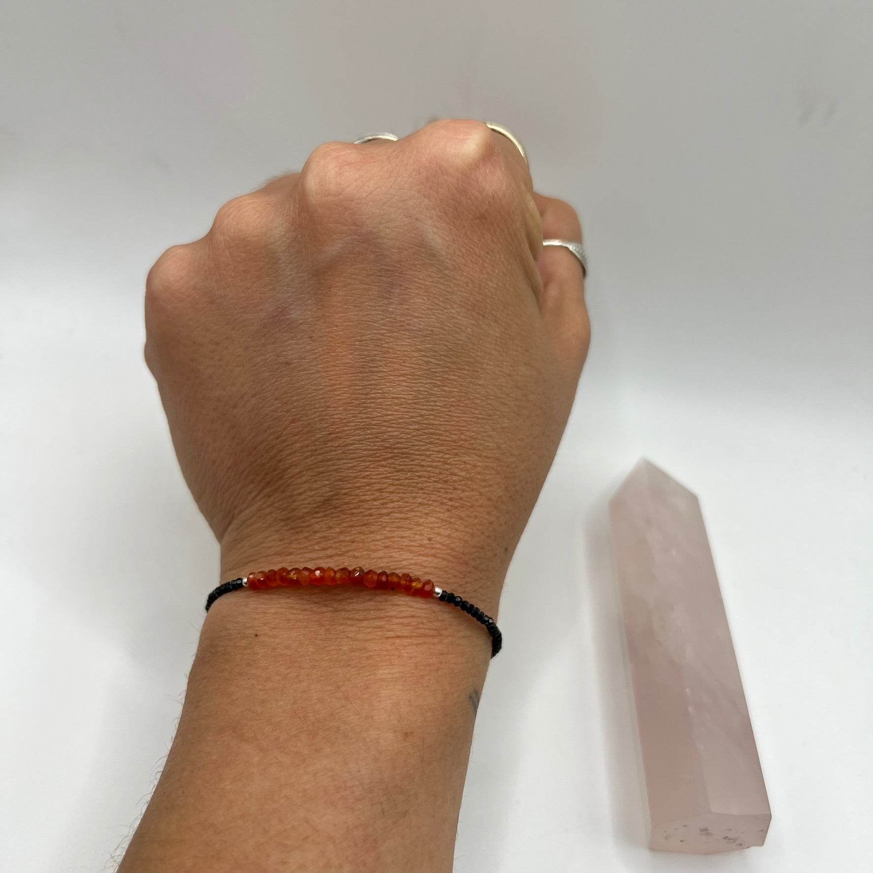 Pulsera Cornalina y Espinela Negra