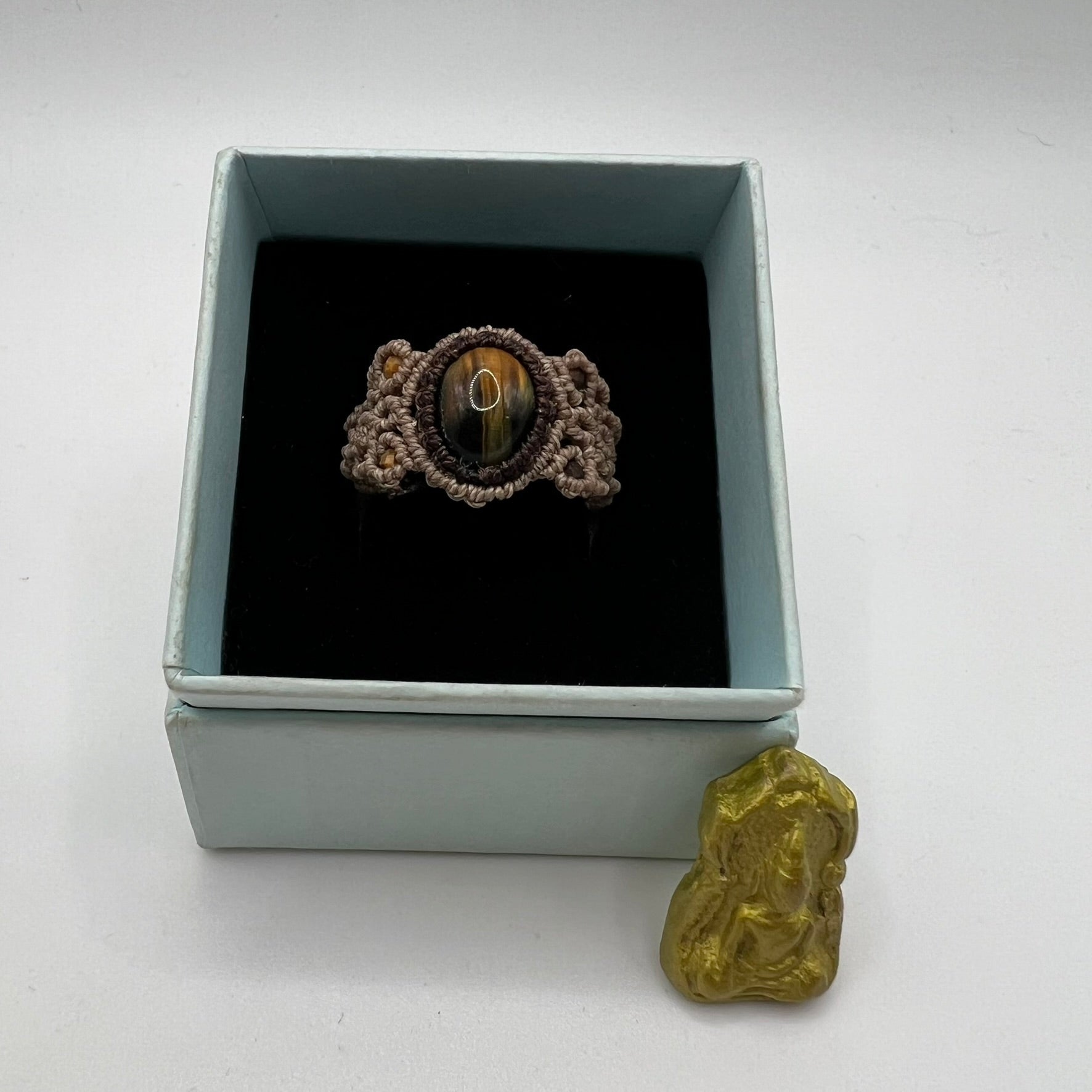 Anillo Ojo de Tigre Micro-Macramé