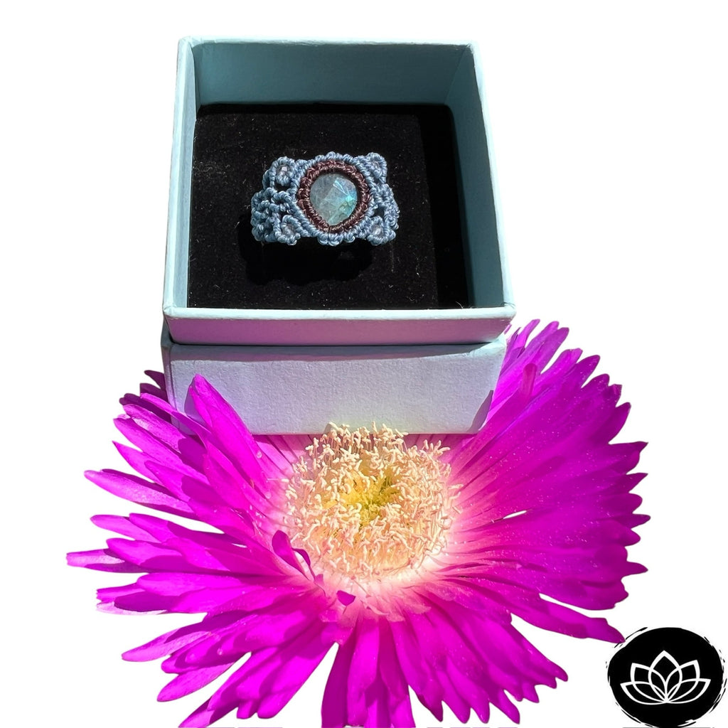 Anillo Labradorita Micro-Macramé
