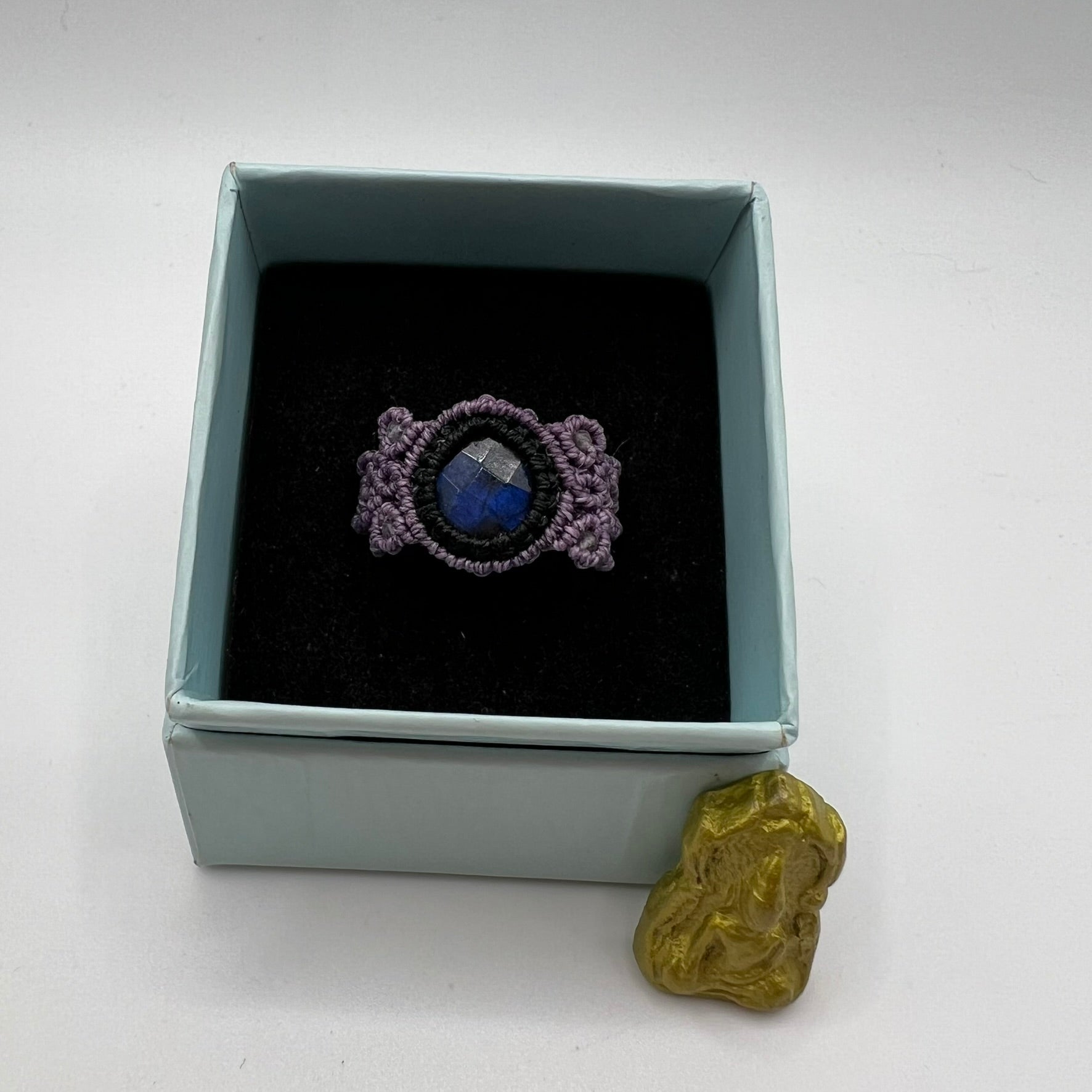 Anillo Labradorita Micro-Macramé