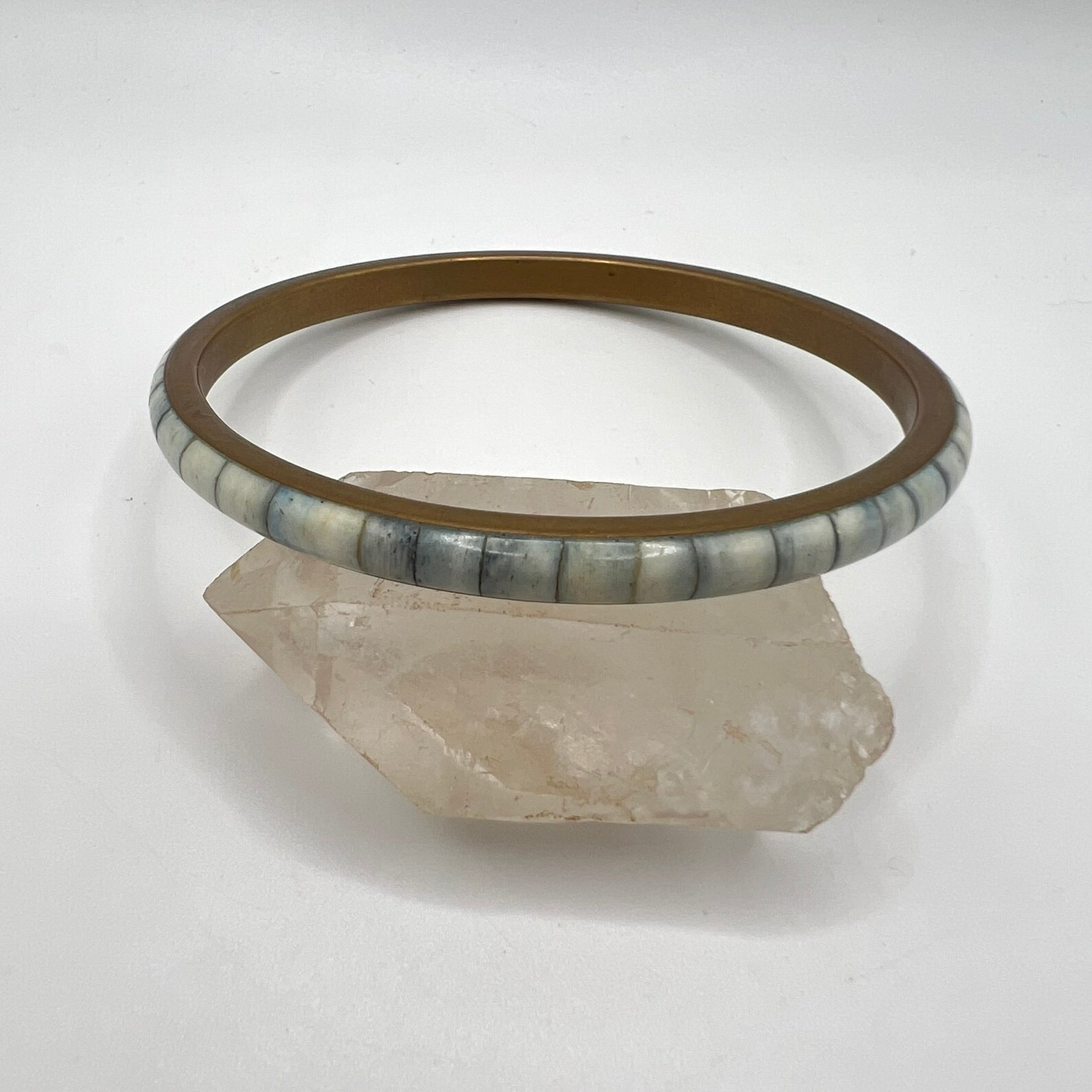 Pulsera Rígida Original de Nepal · Latón & Hueso