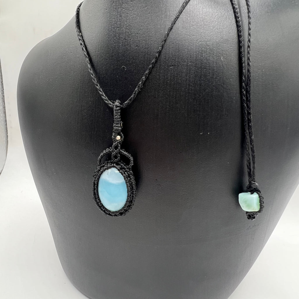Colgante Larimar Micro-Macramé