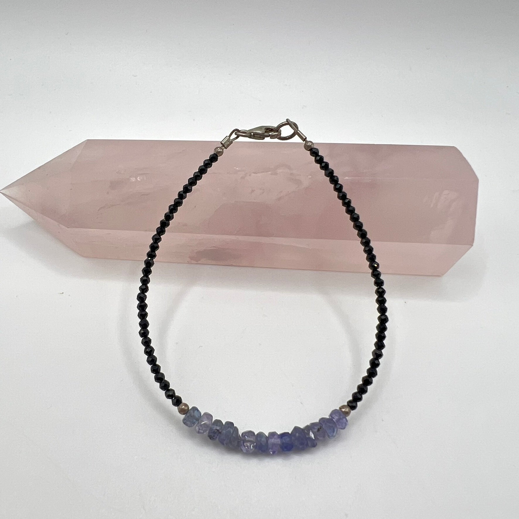 Pulsera Tanzanita y Espinela Negra
