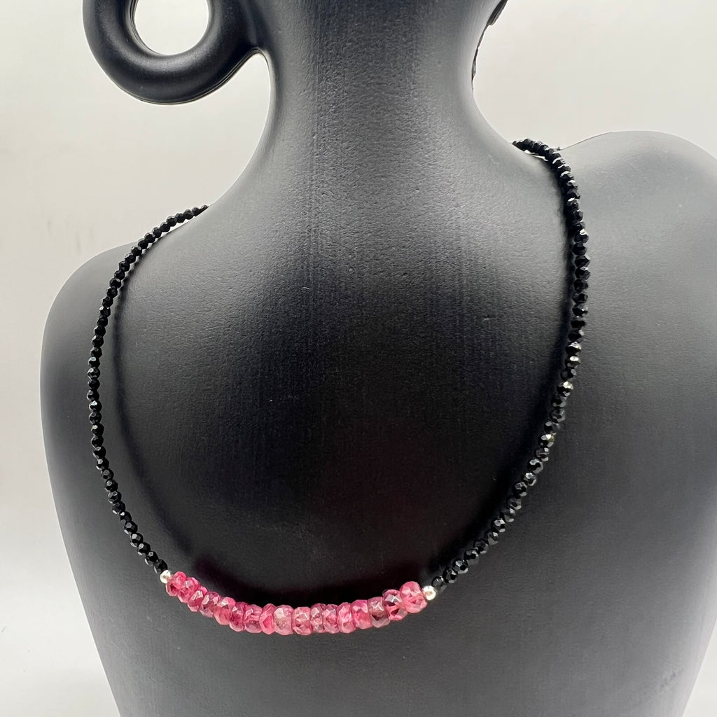 Conjunto Gargantilla & Pulsera · Espinela Rosa y Negra