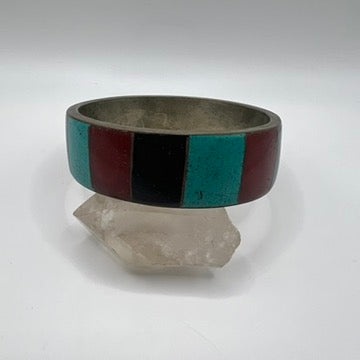 Pulsera Rígida Original de Nepal · Latón, Turquesa, Coral & Ónix Negro