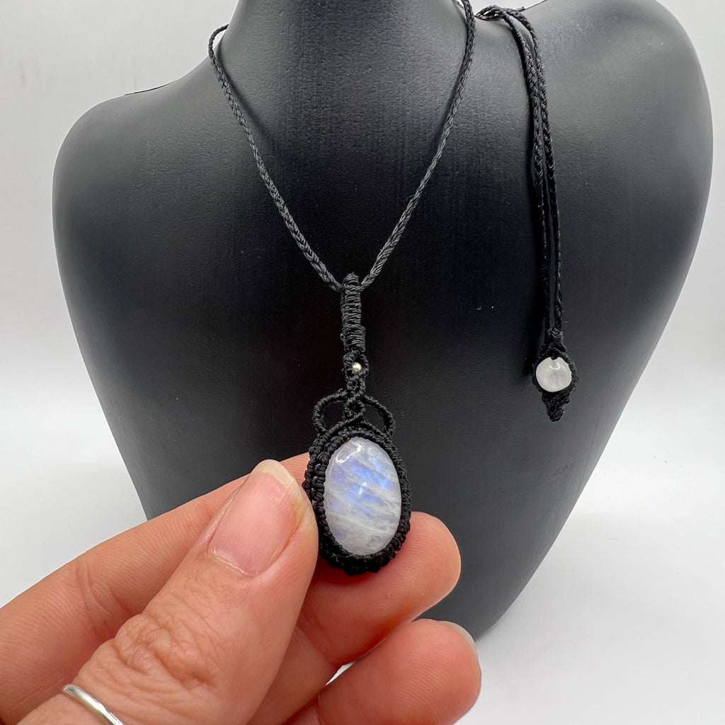 Colgante Piedra Luna Micro-Macramé