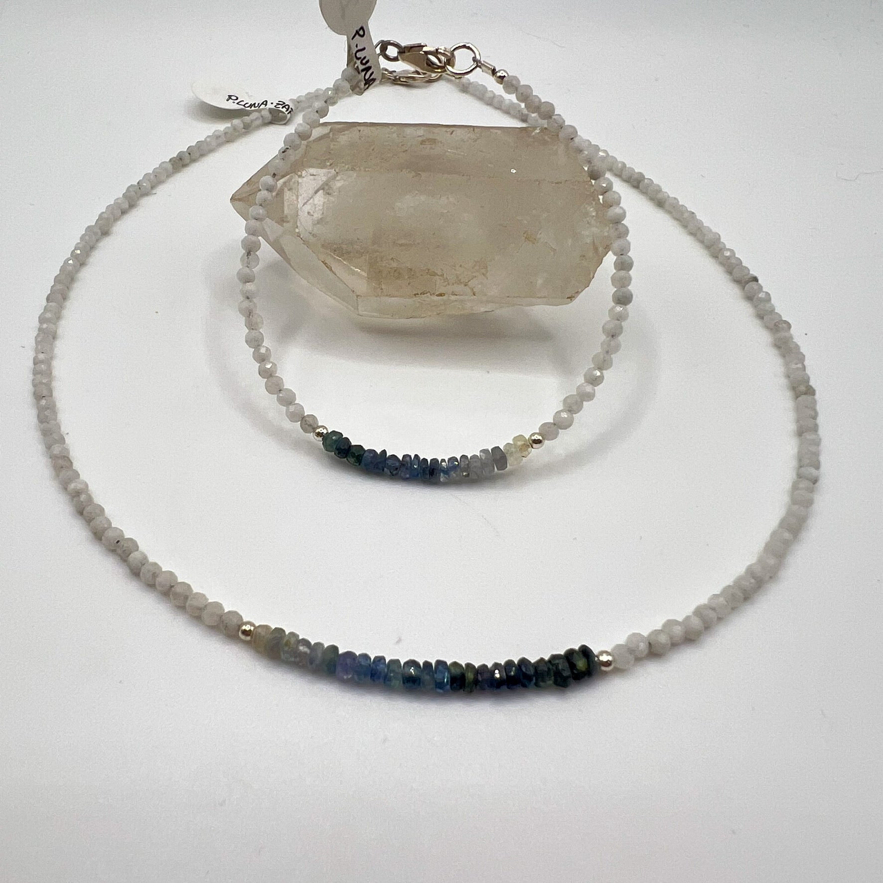 Conjunto Gargantilla & Pulsera · Zafiro Lenteja & Piedra Luna Mini