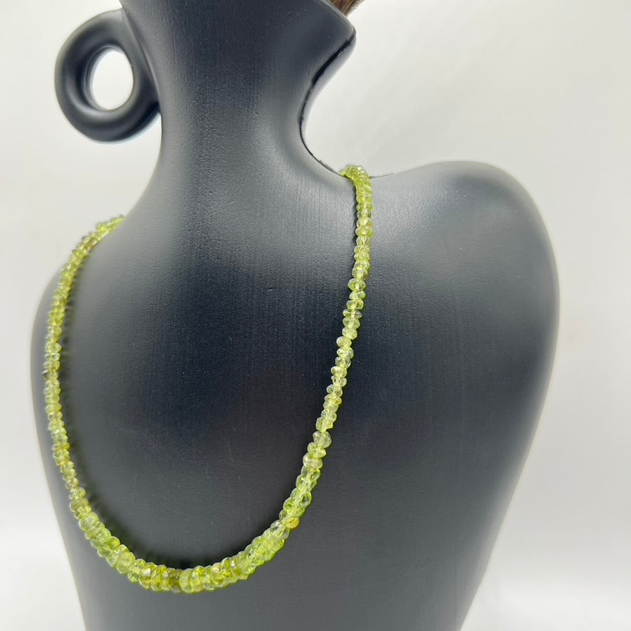 Gargantilla de Olivino • Peridoto en Forma de Lenteja