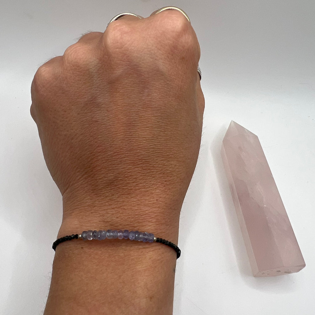 Pulsera Tanzanita y Espinela Negra