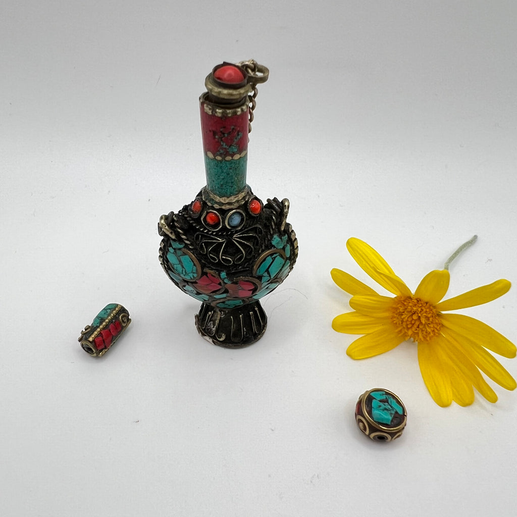 Perfumero Tibetano Mini — Plata Tibetana con Incrustaciones