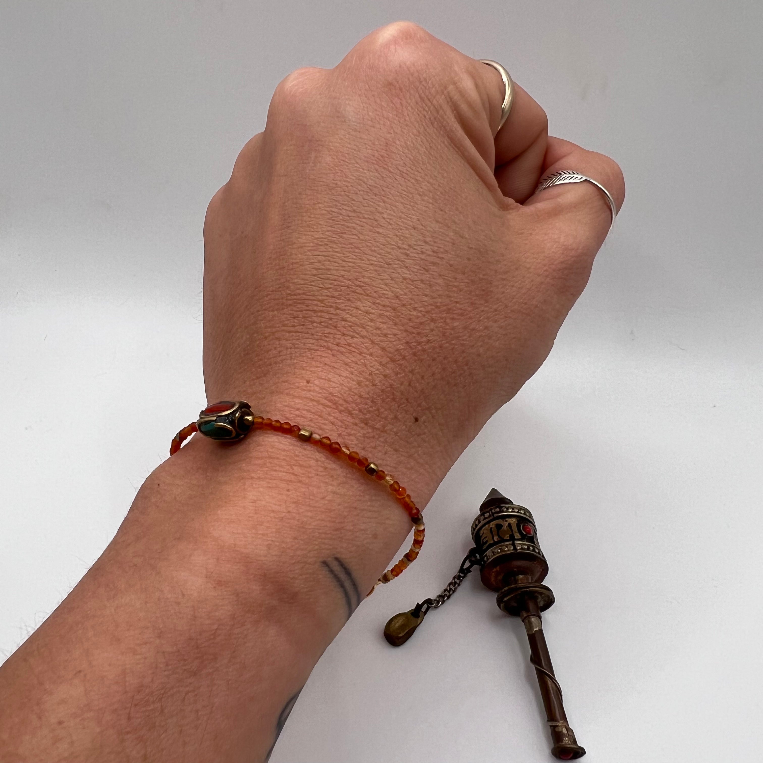 Pulsera Tibetana y Ágata Cornalina
