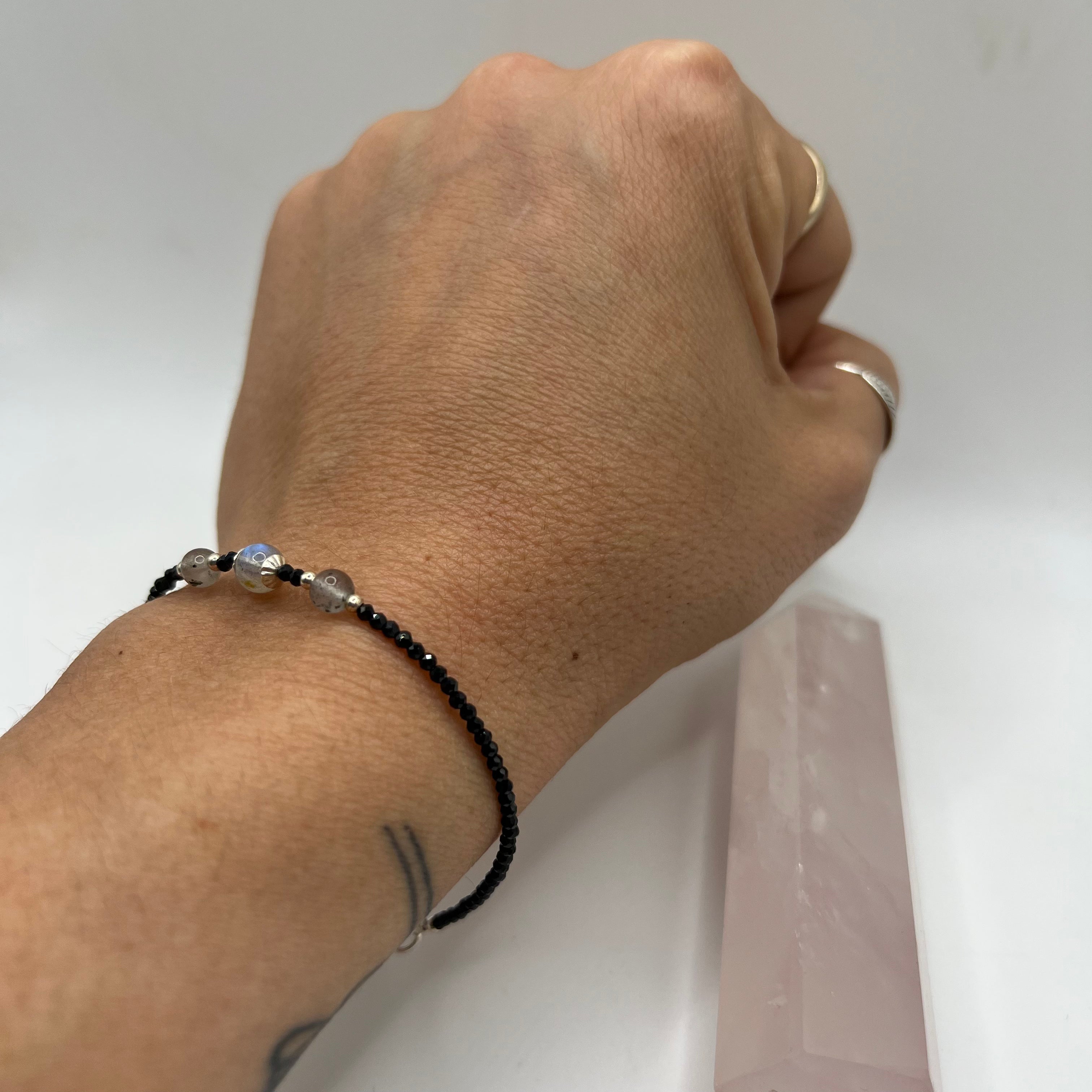 Pulsera Labradorita y Espinela Negra