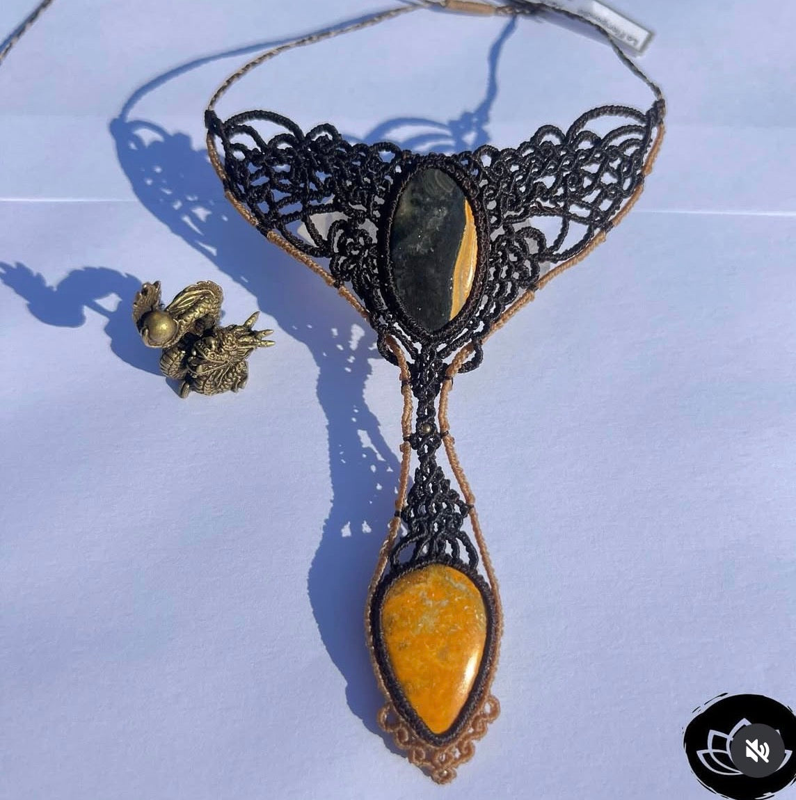 Necklace Jaspe Abejorro