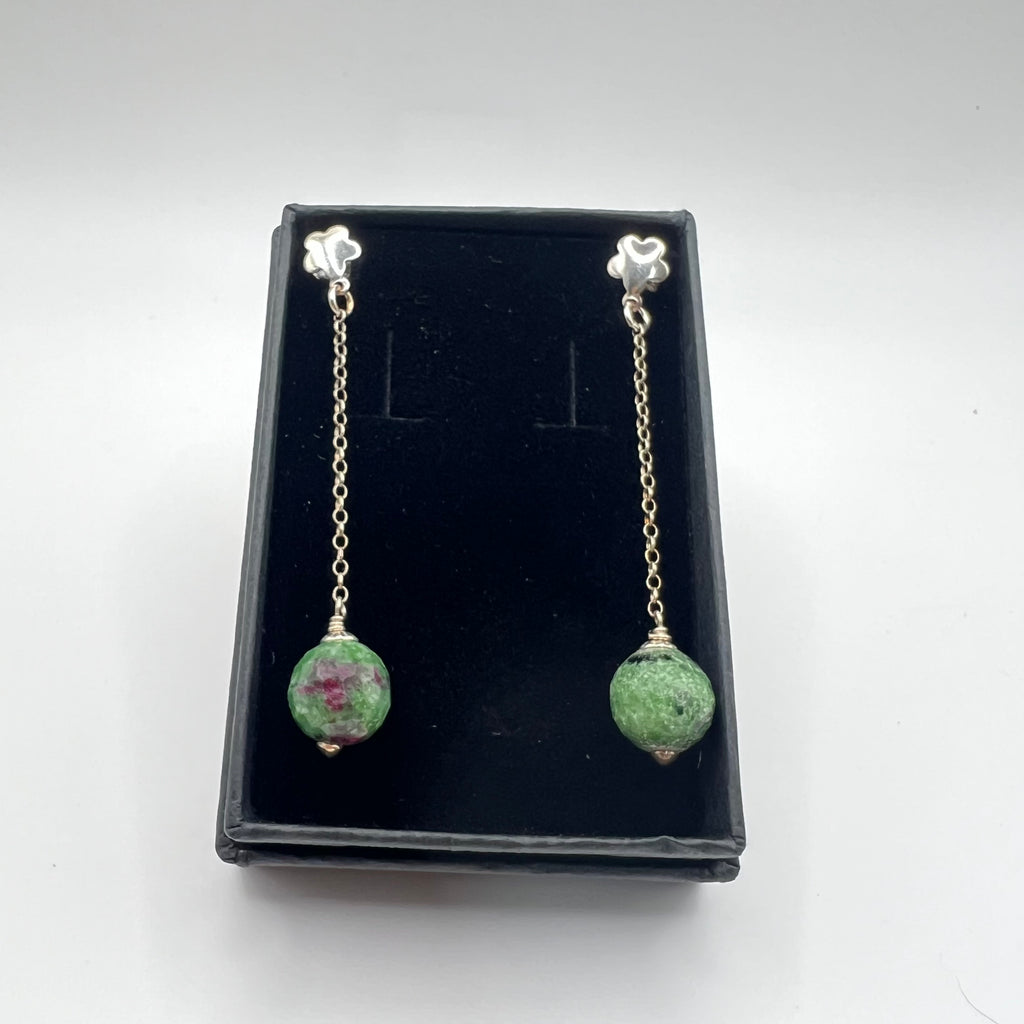 Pendientes Rubi en Zoisita plata de ley925