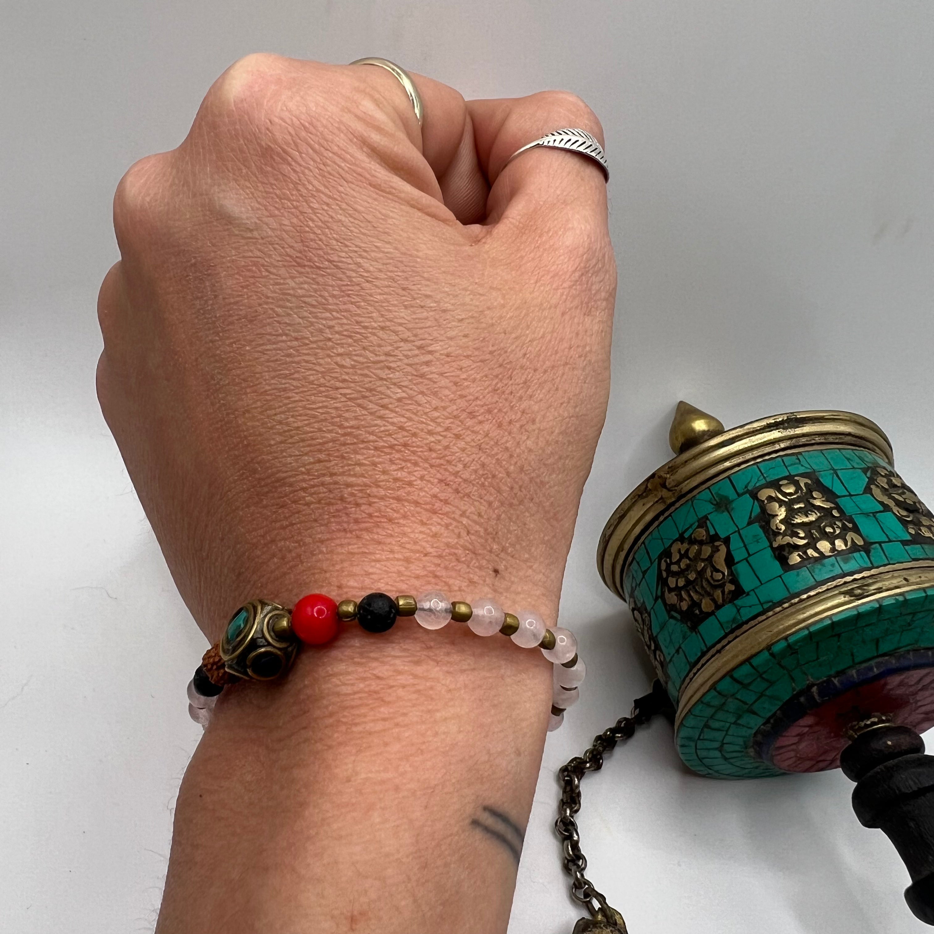 Pulsera Tibetana Cuarzo rosa