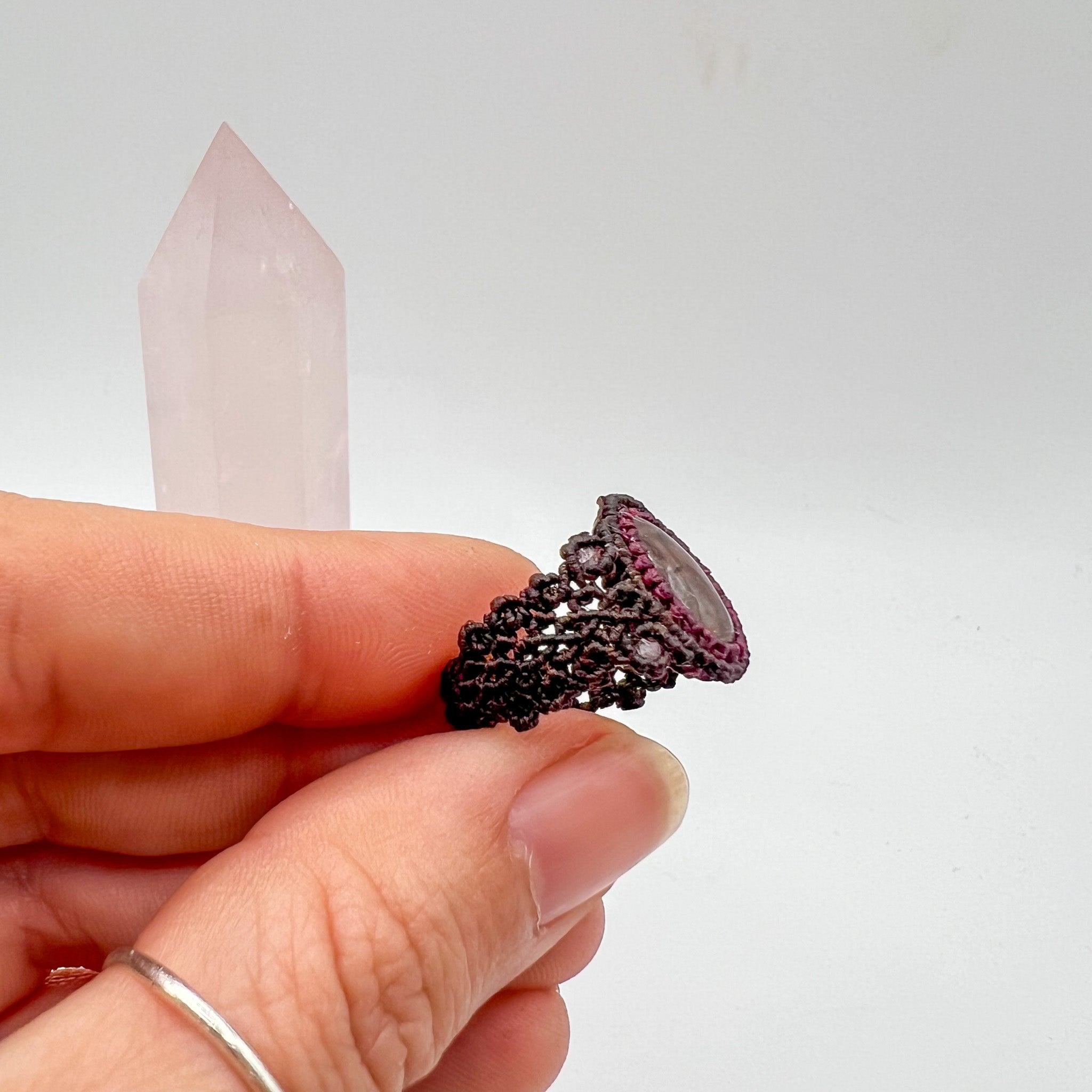 Anillo Turmalina Rosa Micro-Macramé