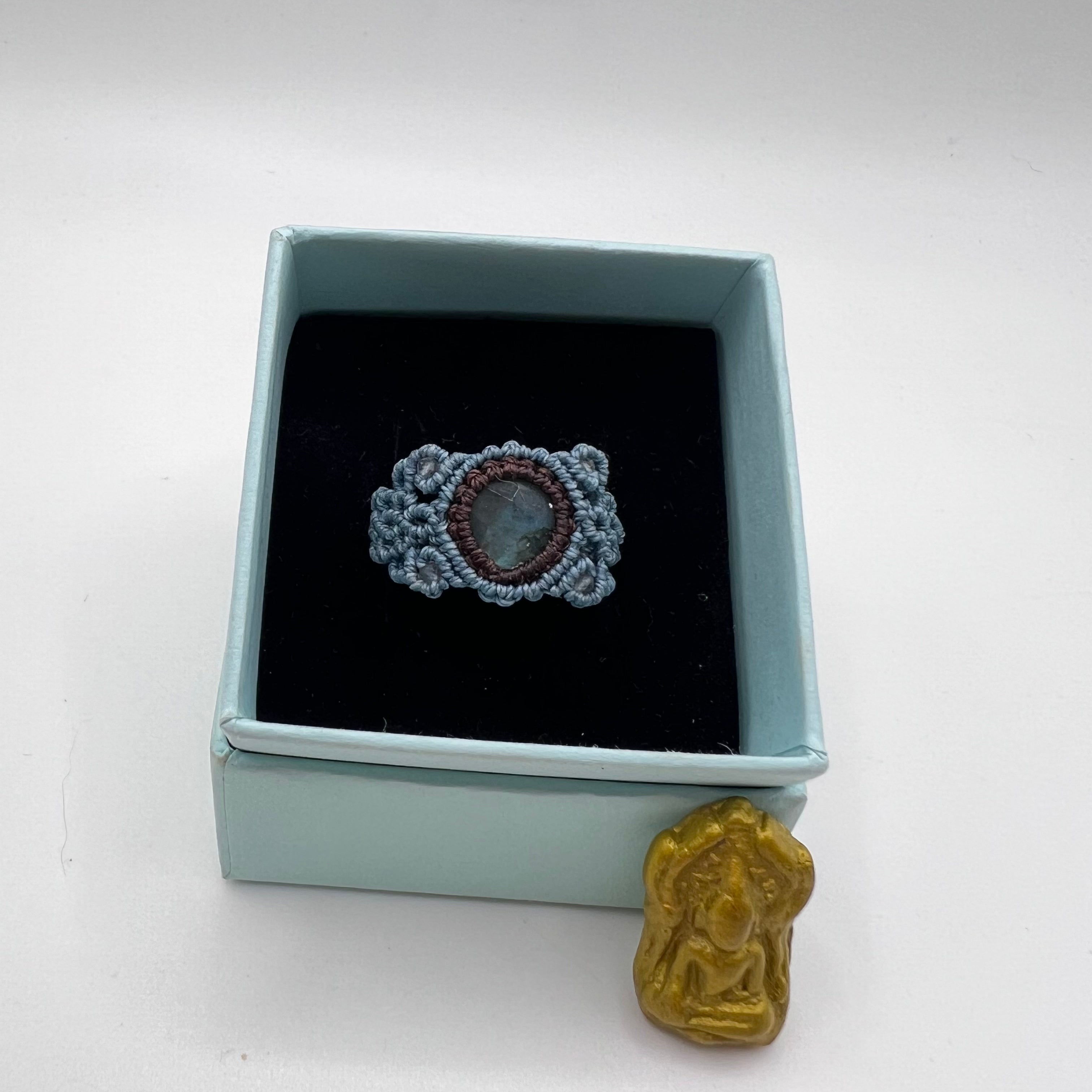 Anillo Labradorita Micro-Macramé