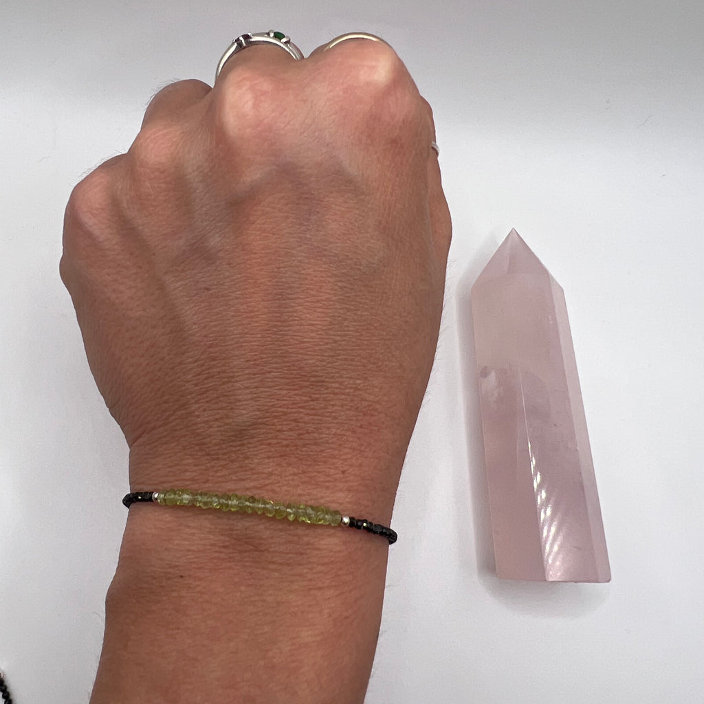 Pulsera Olivino & Espinela Negra